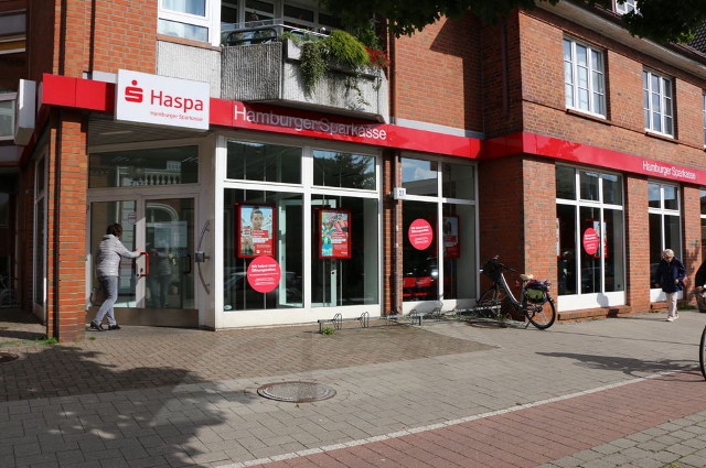 Die Filiale der Hamburger Sparkasse an der Rathausstraße 27