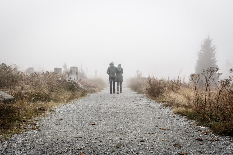 „Wandern für Trauernde: wieder auf die Füße kommen“