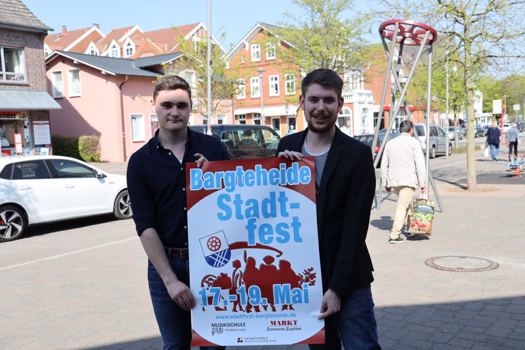 Projektleiter Torben Henke (r.) und Assistent Janik Ahrens