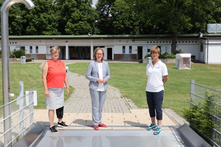Freibad öffnet mit coronabedingten Einschränkungen