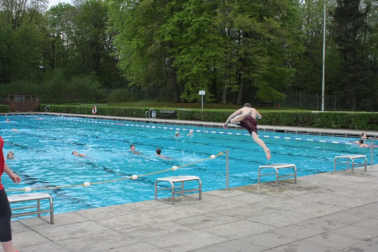 Aktion „Frühjahrsputz“ im Freizeitbad Bargteheide