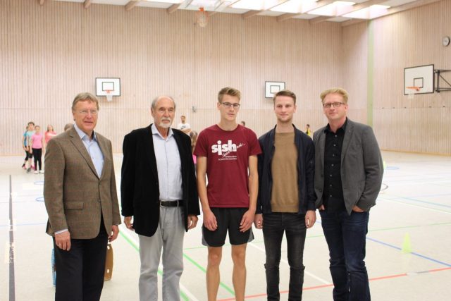 Bild 1 PI Scheckübergabe 2018