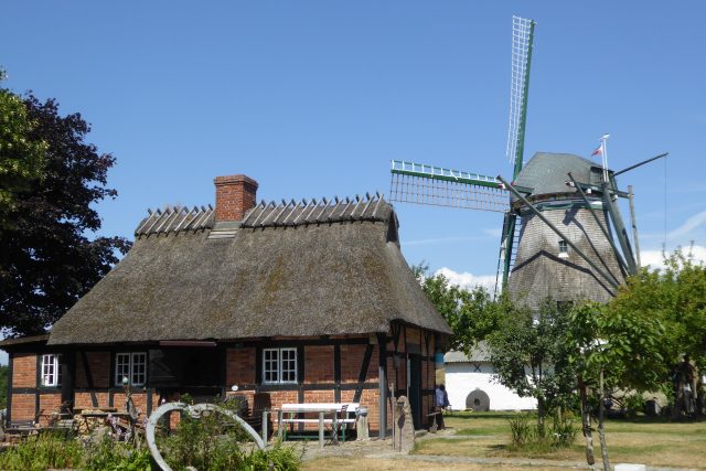 Windmühle Hoffnung bei Unewatt Foto Peets