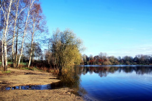 lake-3256640_960_720