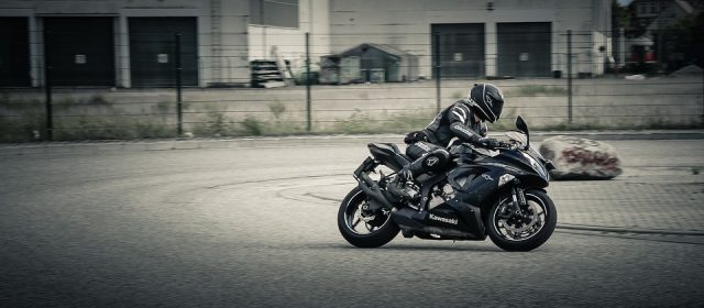 motorcycle-2414624_960_720