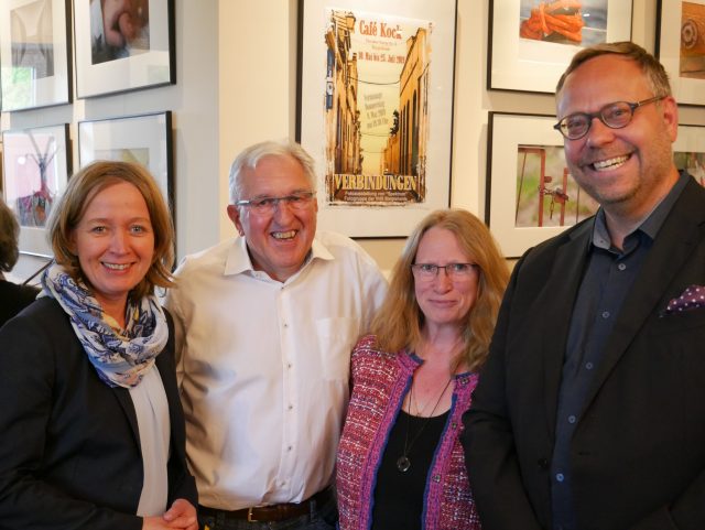 Vernissage Verbindungen1 VHS Fotogruppe Spektrum Bargteheide mit Bürgermeisterin Birte Kruse-Gobrecht