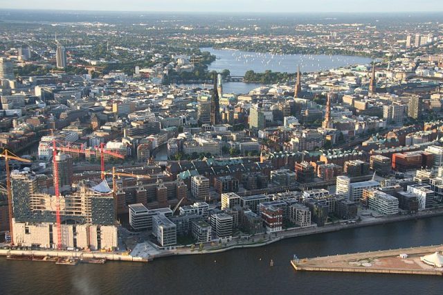 800px-RK_1009_9912_HafenCity_Alster