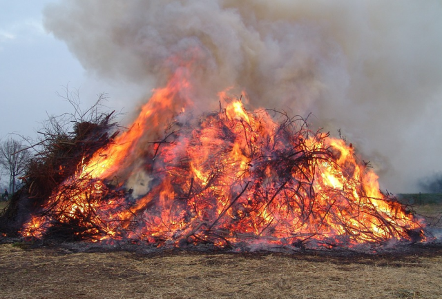 Osterfeuer Pixabay