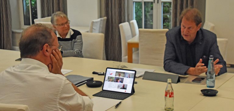 Hybrid-Diskussion zum Bahntrassen-Lärmschutz in Stormarn